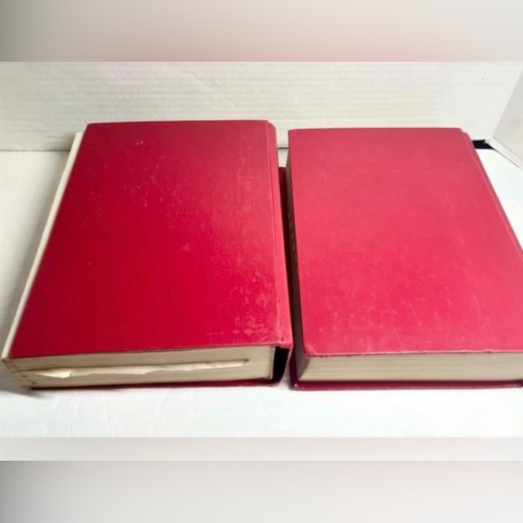 VINTAGE 1988 WEBSTER’S NEW WORLD DICTIONARIES - THIRD COLLEGE EDITION) (PAIR) - Picture 5 of 8